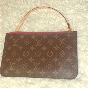 Beautiful Louis Vuitton Neverfull Pouchette Pink